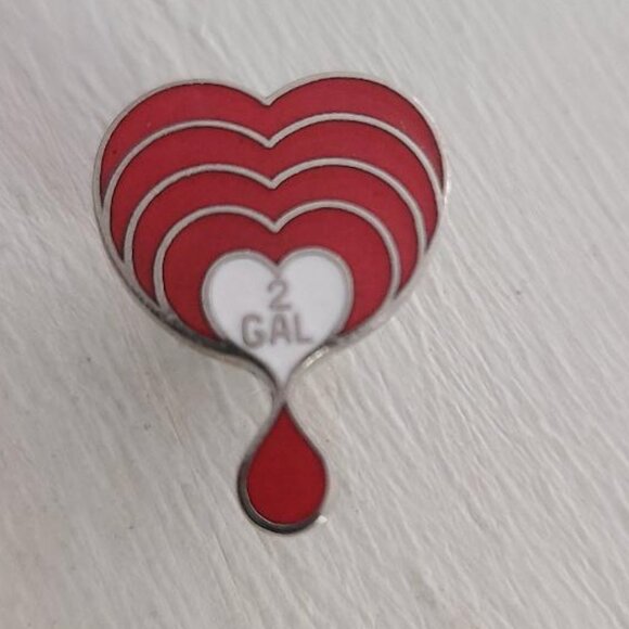 Blood Drive Two 2 Gallon Award Vintage Lapel Pin Tie Tack - Bleeding Heart Badge - Picture 1 of 4